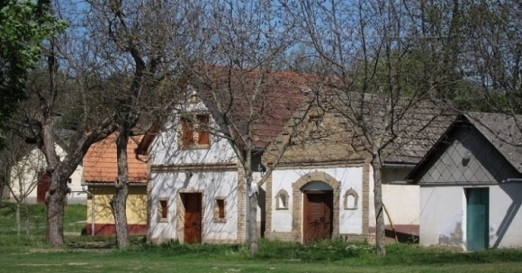 BÃ¶lcske, pincefalu